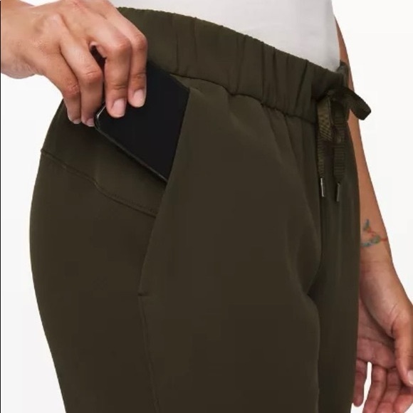 Lululemon On The Fly 7/8 Pants in Dark Olive - Picture 9 of 12